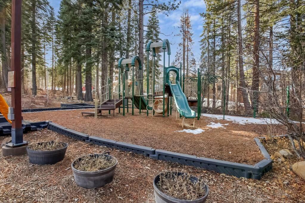 Slope Side Studio In Northstar Village! Truckee Exterior photo